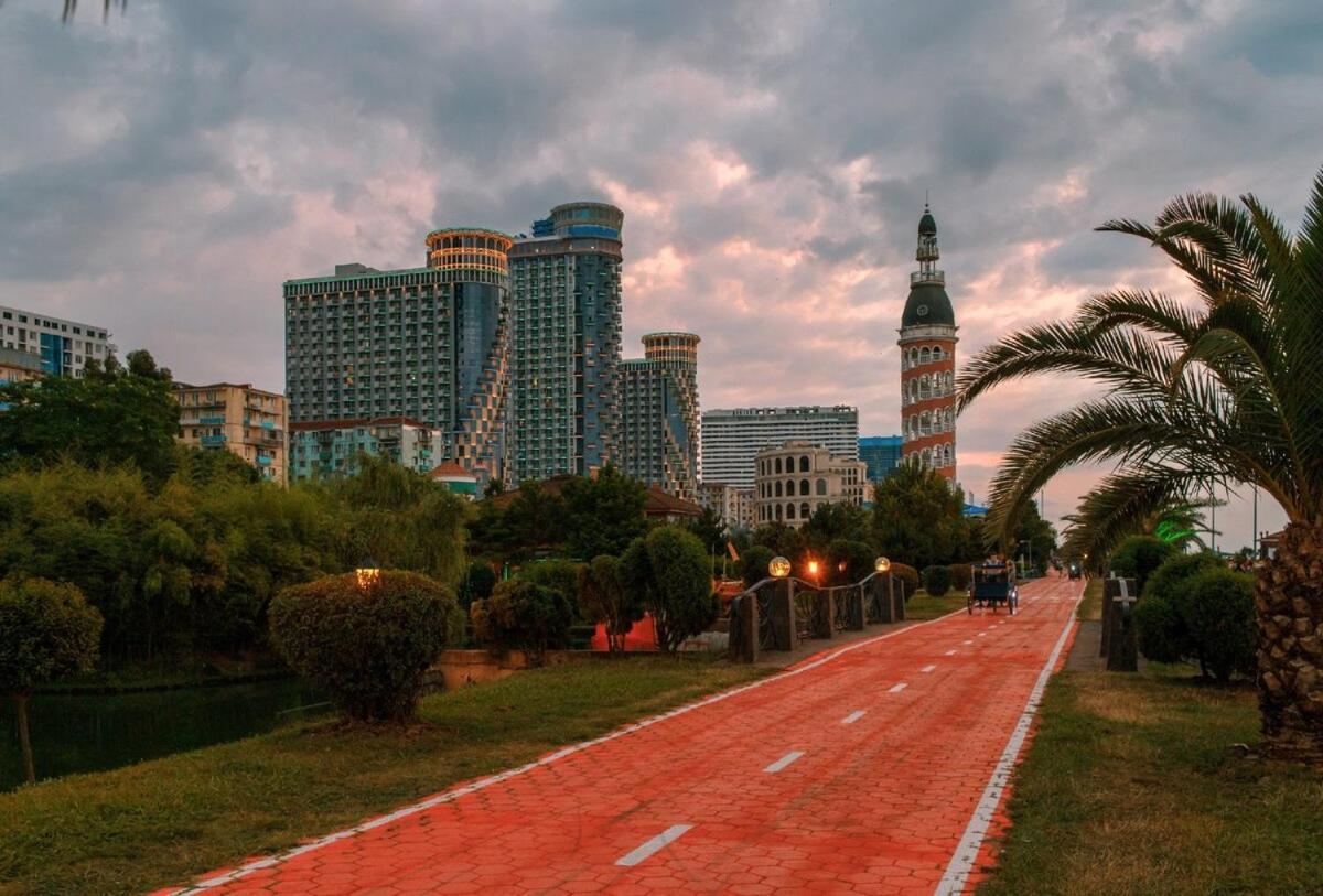 Orbi Hotel Batumi Exteriör bild